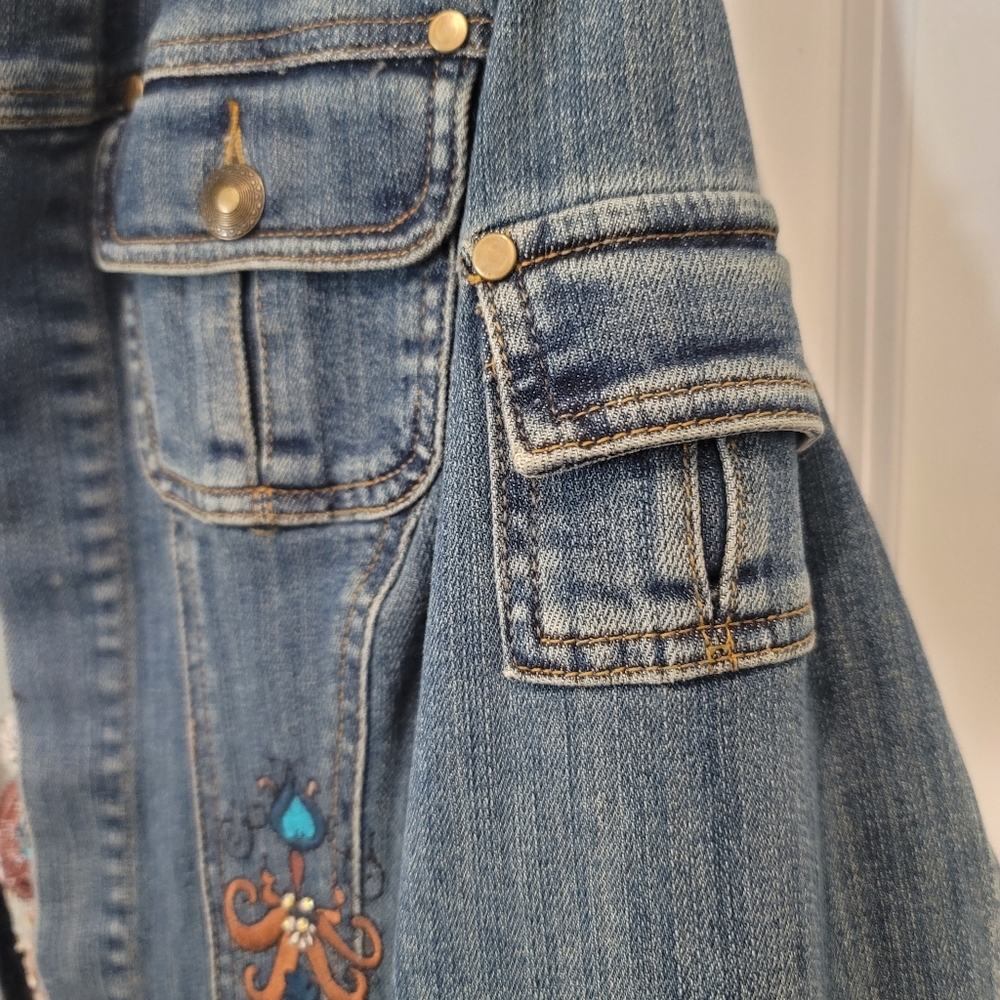 BEAUTIFULLY Embellished Chico's Jean Jacket Size 1 Small - Picture 3 of 5